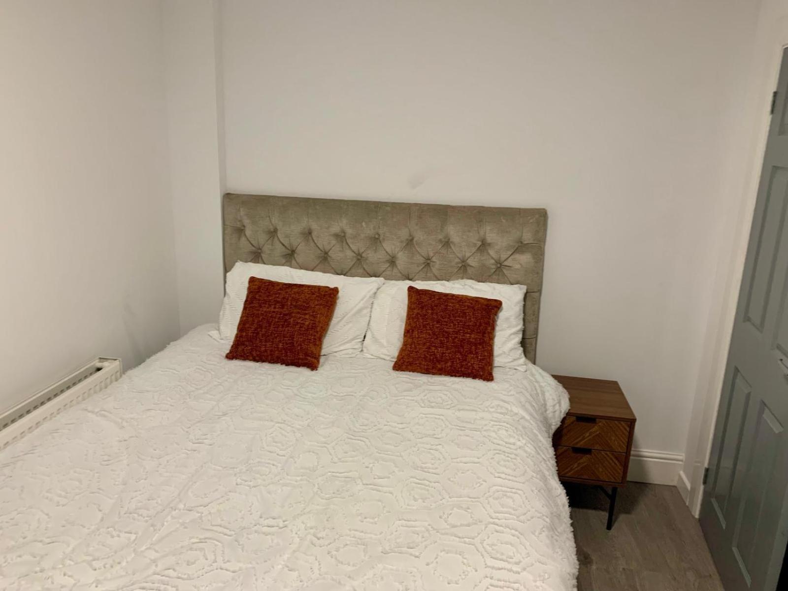 M4M Rooms- Ng8 5Np Room 1 Nottingham Bagian luar foto